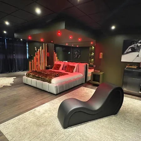 Love hotel La 69